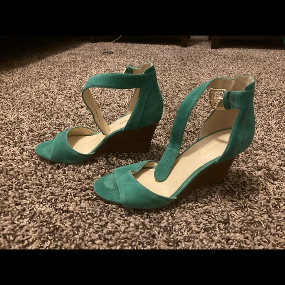 Nine West Green Leather Wedge Sandals Sz 6.5 New - Picture 1 of 5